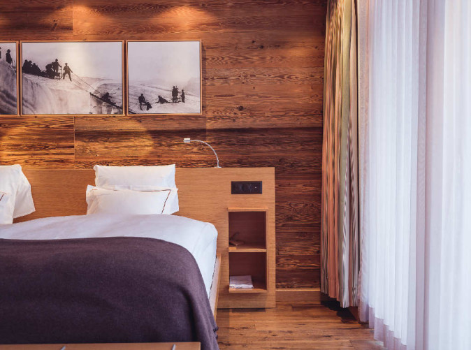 0023_Chalet Hotel Schoenegg_Zermatt_Schoene Aussichten Touristik_Junior Suite_Petit Chalet